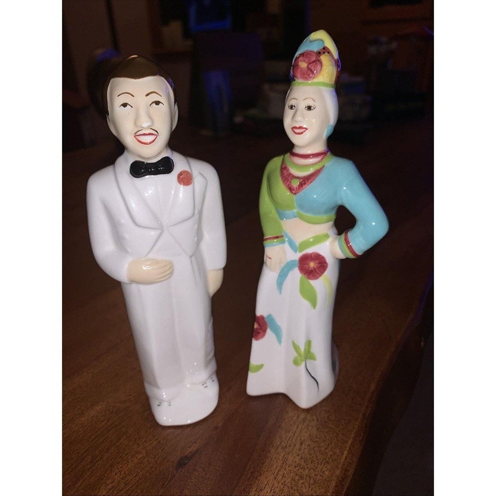 Carmen & Partner Salt &Pepper Shakers  Kitsch  Destination Home  6.5 "
